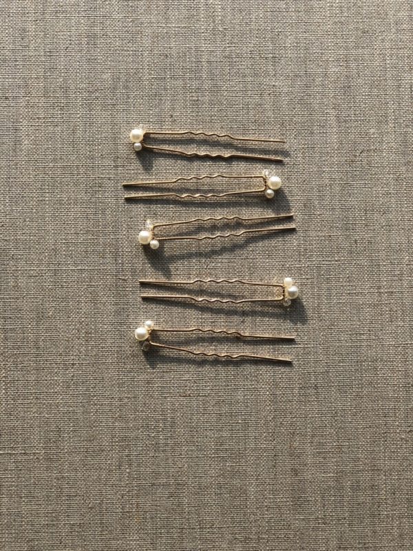 Pearl and Clear Bead Short Pin - Image 3