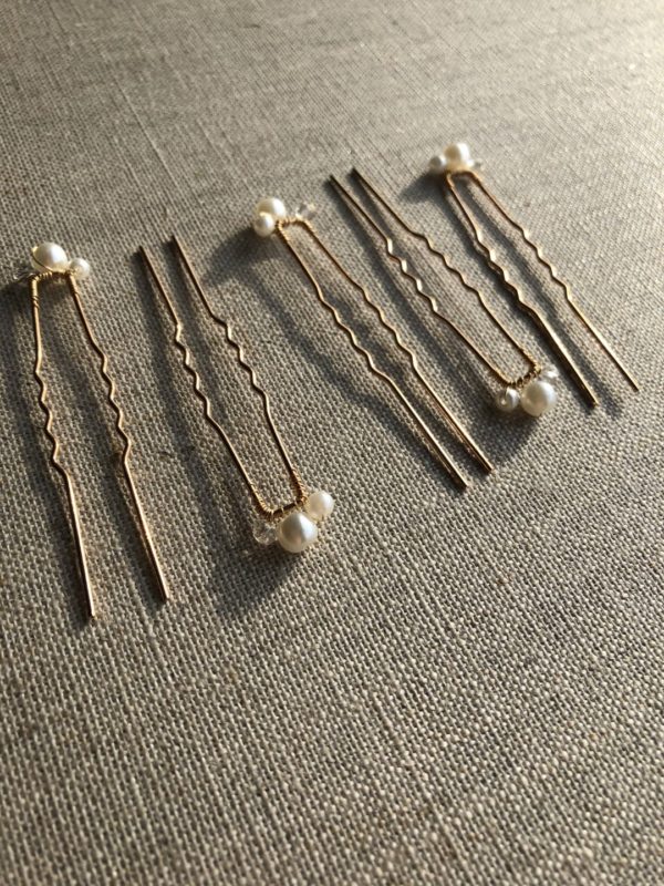 Pearl and Clear Bead Short Pin - Image 4