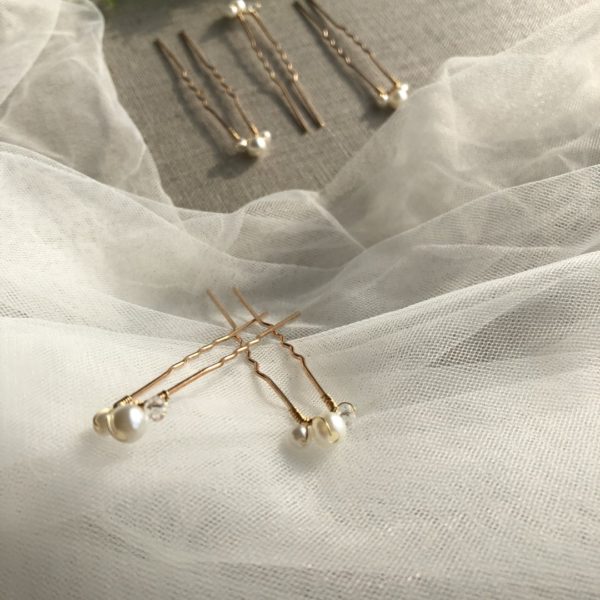 Pearl and Clear Bead Short Pin - Image 7